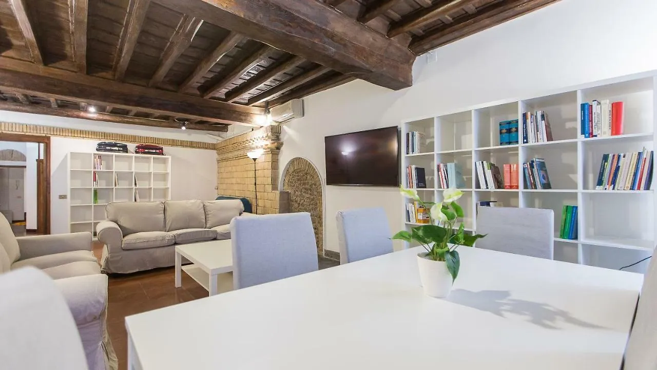 Rental In Rome Scala Deluxe Italien